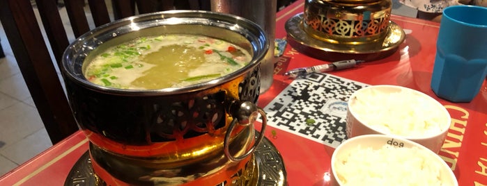 Mini Hotpot 小火锅 is one of Tempat yang Disukai Darren.