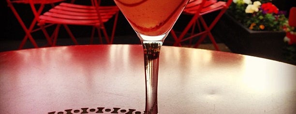 Marty's Martini Bar is one of Lucy : понравившиеся места.