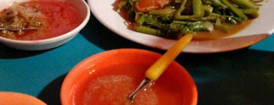 Seafood Tiga Dara - Kelapa Gading is one of I've been here.