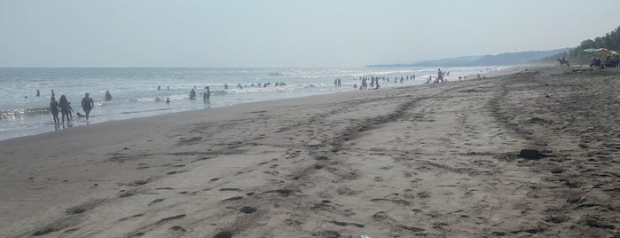 Playa San Diego is one of Guide to La Libertad's best spots.