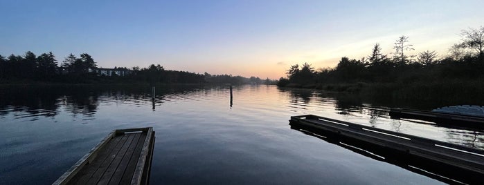 Devils Lake is one of Tempat yang Disukai Andrew.