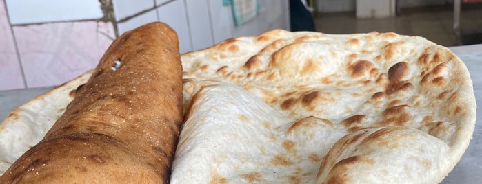 خبز احمر إلي مو أي احد يعرفه is one of Fawzanさんの保存済みスポット.
