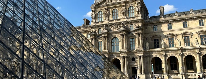 Place du Louvre is one of Posti che sono piaciuti a Samet.
