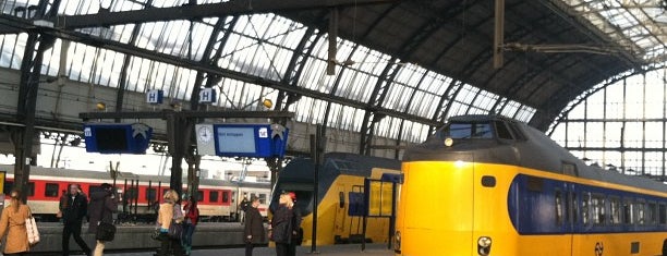 Amsterdam Central Railway Station is one of Koninginnedag 2014 in 020.