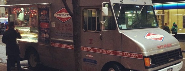 The Treats Truck is one of สถานที่ที่บันทึกไว้ของ Kristi.