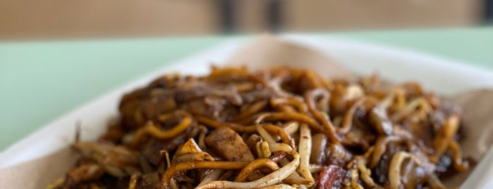 Lao Fu Zi Fried Kway Teow 老夫子炒粿条 is one of Singapore Food Trip.