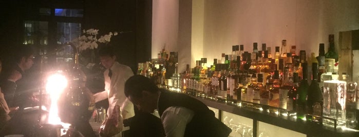 Oji Cocktail & Whisky is one of Andreas'ın Beğendiği Mekanlar.