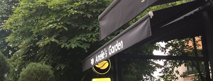 Amelie's Garden Succulent & Coffee is one of Gidilecek.
