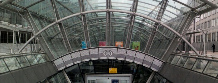 Station Brussel-Luxemburg is one of Nicolas : понравившиеся места.