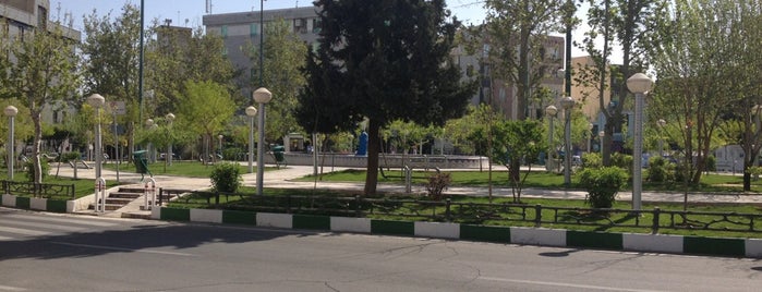 Lozi Square | میدان لوزی is one of Tempat yang Disukai Hoora.