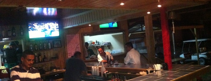 Carlo And Ernie's Runway Bar is one of Locais salvos de Sam.