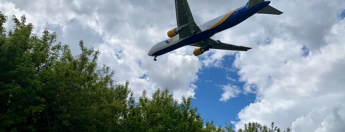 Обзорное место посадки самолётов в Борисполе is one of Near Kyiv.