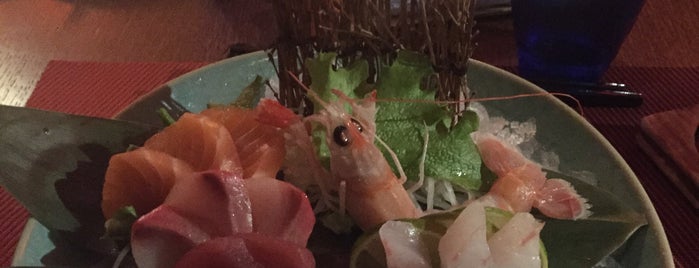 Ono Sushi Restaurant is one of Posti preferiti.
