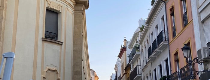 Arco del Postigo is one of Sevilla.