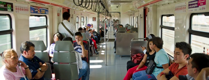 Tren Suburbano Tlalnepantla is one of Sistema 1 del Tren Suburbano.