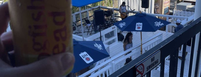 Lenny's Beach Bar & Grill is one of Ocean City.