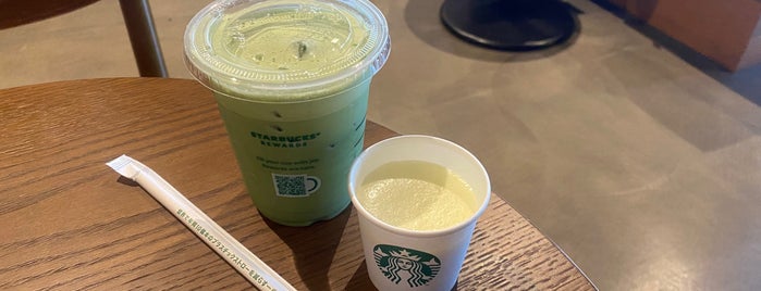 Starbucks is one of 充電設備あり?(未確認).