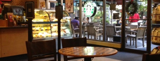 Starbucks is one of Lieux qui ont plu à isawgirl.