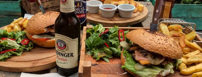 Twinbros Food&Drink is one of Damla'nın Beğendiği Mekanlar.