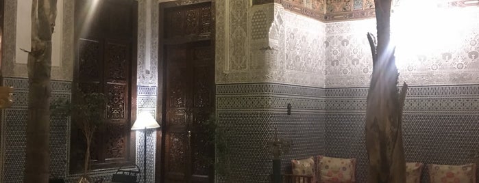 Riad Al Makan is one of สถานที่ที่ Vithida ถูกใจ.