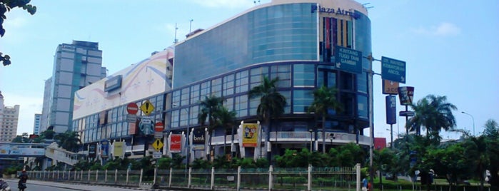 Plaza Atrium is one of tempat nongky.