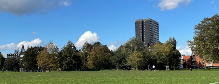 Weaver's Fields is one of Football grounds in and around London.