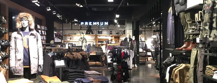 JACK & JONES is one of SHOPPING HOTSPOTS BRUGGE.