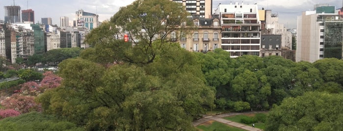 Istituto Italiano di Cultura di Buenos Aires is one of Bibliotecas públicas de Buenos Aires.