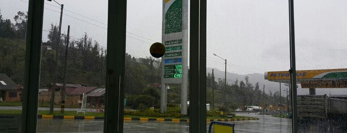 E/S Petrobras - El Encanto is one of Lugares favoritos de Ernesto.