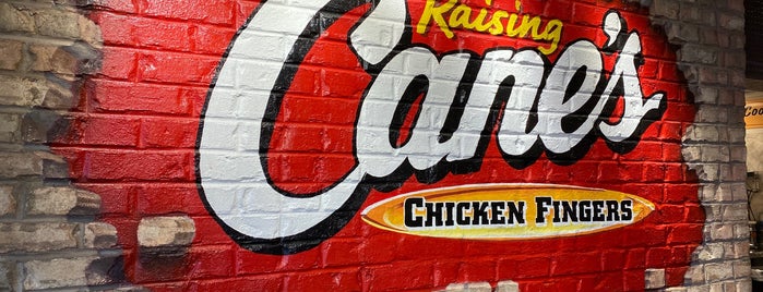 Raising Cane's Chicken Fingers is one of Locais curtidos por Andy.