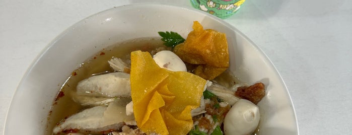 ศูนย์อาหาร ณ ริมน้ำ is one of Aroi Wanglang.