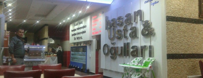 Meşhur Hasan Usta Akçaabat Köftecisi is one of สถานที่ที่บันทึกไว้ของ Mutlu.