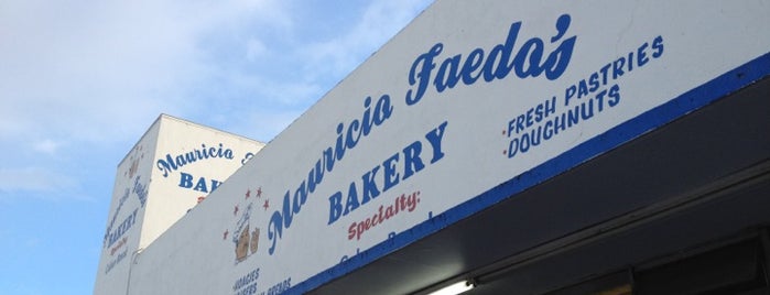 Mauricio Faedo's Bakery is one of Tempat yang Disukai SchoolandUniversity.com.