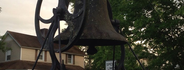 Old Newry Church Bell is one of Orte, die Joshua gefallen.