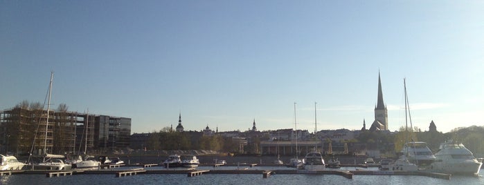 Vanasadama jahisadam is one of Tallinn dinner venues.