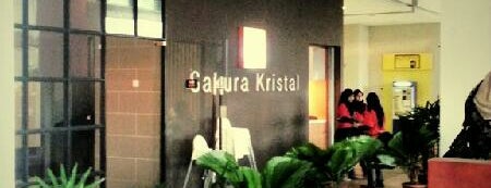 Sakura Kristal Cafe & Restaurant is one of สถานที่ที่ Nasrul ถูกใจ.