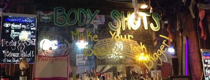 Coyote Ugly Saloon - San Antonio is one of Orte, die Benjamin gefallen.