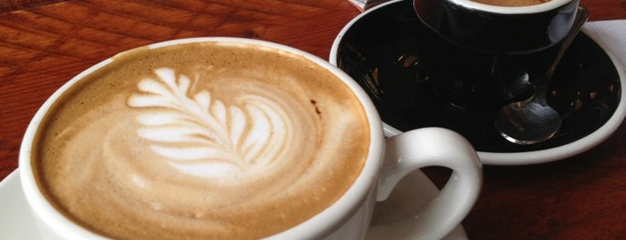 Doppio Coffee & Lounge is one of Lugares favoritos de Cusp25.
