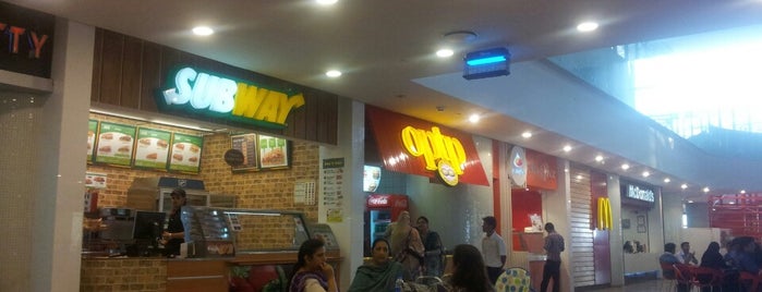 Ocean Mall - Food Court is one of Lugares favoritos de Kanwal.