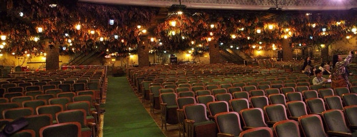 Elgin And Winter Garden Theatres is one of Travel Guide to Toronto.