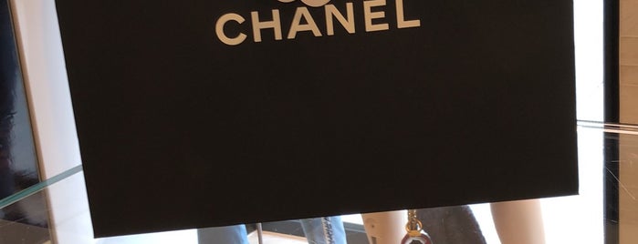 Chanel is one of Luxurious shopping in Vienna's old city.