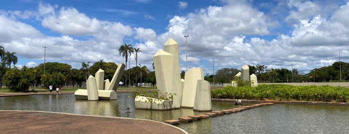 Quartel-General do Exército (QGEx) is one of Pontos Turísticos de Brasilia - DF.