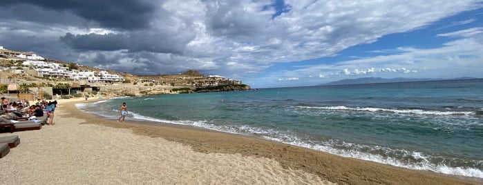 Paradise Beach is one of Mikonos.