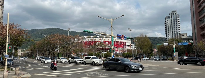 天母野球場 is one of Taiwan2018.