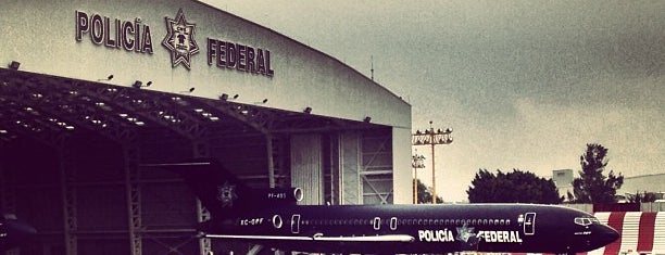 Hangar Policía Federal is one of Locais curtidos por Pedro.