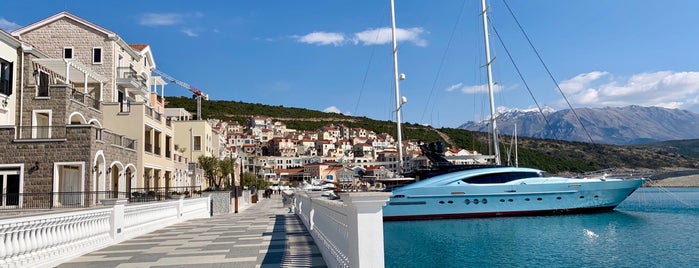 Luštica Bay is one of Orte, die Tatiana gefallen.