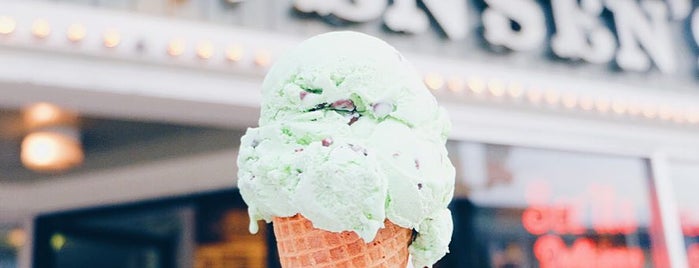 Swensen's Ice Cream is one of Explore Russian Hill, San Francisco.