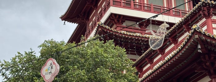 Buddha Tooth Relic Temple & Museum is one of Christine : понравившиеся места.