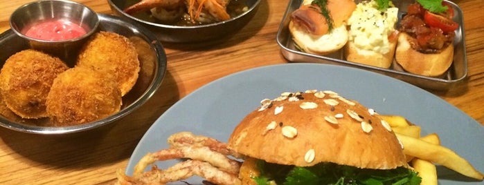 Buns Burger Bar is one of Sinful Lunch.