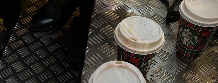 Starbucks is one of Londra 2011 pt. II.